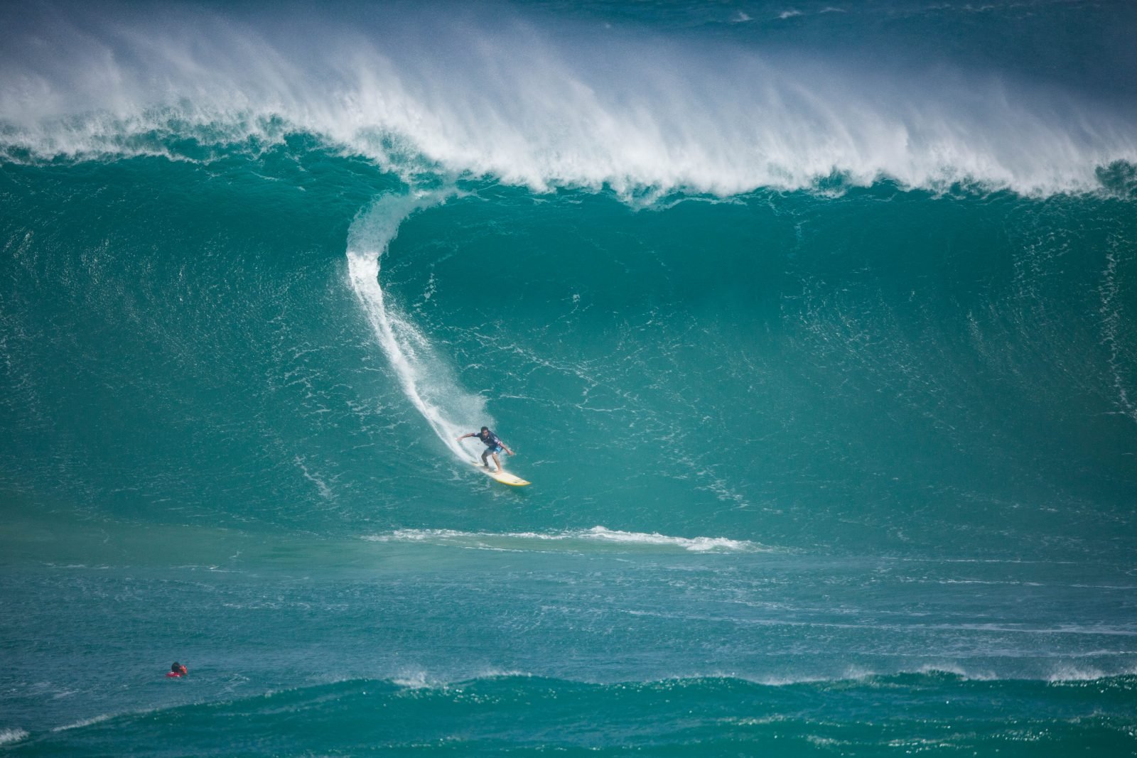 big wave surf feature