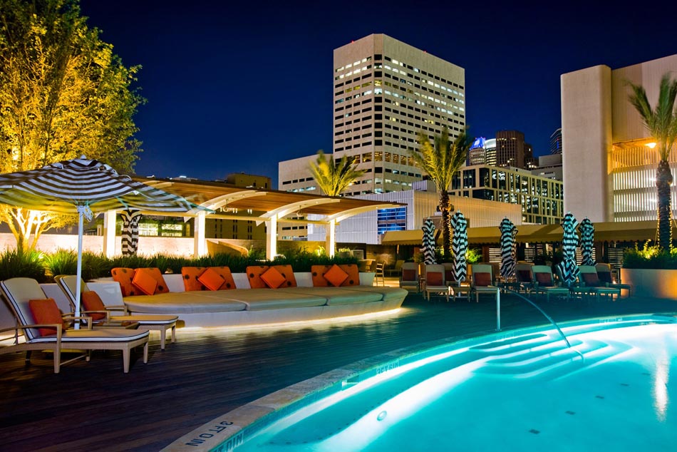 four_seasons_hotel_pool_at_night_visit-houston