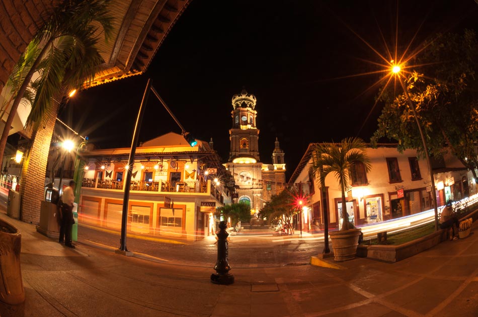 iglesia-de-guadalupe-de-noche