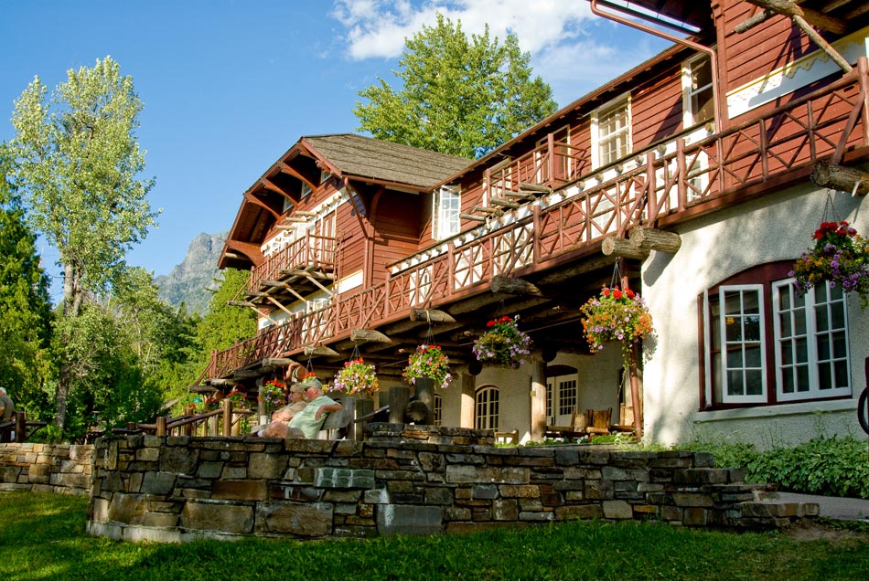 sexton_lake-mcdonald-lodge-patio