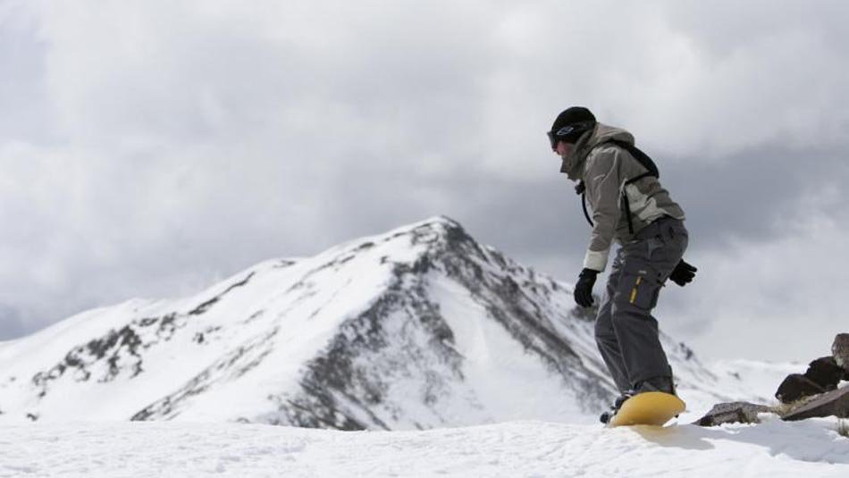 snowboarding-in-colorado-at-copper-mountain