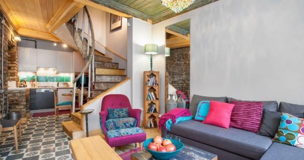 Image of Air BnB: The Turquoise House In Istanbul, Turkey