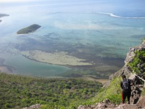 Mauritius underwater waterfall illusion