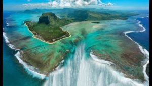 Mauritius underwater waterfall illusion