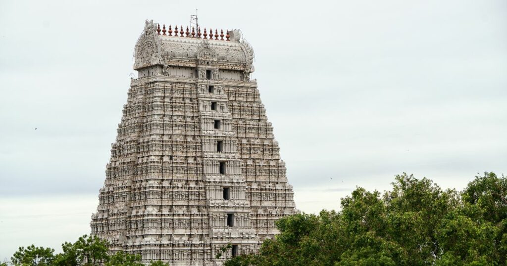 Shutterstock Arulmigu Arunachaleswarar Temple dedicated to the deity Shiva, in Lingam, Tiruvannamalai, Tamilnadu, South India