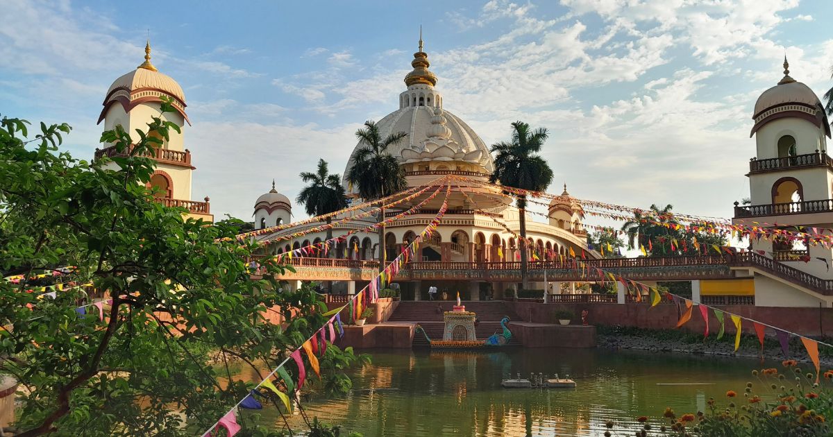 Mayapur ISKCON Temple, also known as Sri Mayapur Chandrodaya Mandir, is a magnificent temple complex located in Mayapur, West Bengal, India.