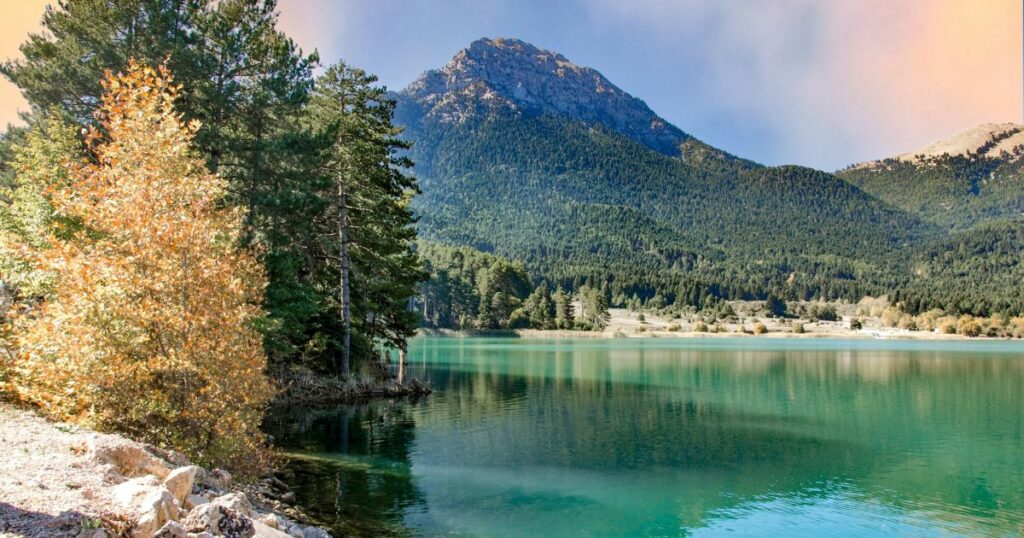 Shutterstock Lake Doxa is an artificial lake at an altitude of 900 meters, located in Ancient Feneos of Korinthia. Greece