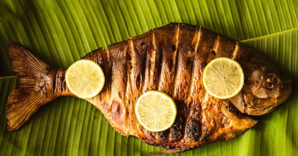 Fish roasted on the banana leaf
