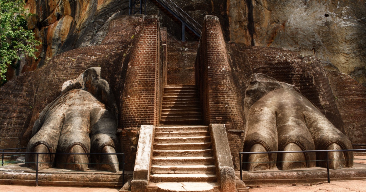 Sigiriya - Lion's Paws - Entrance of an ancient rock fortress