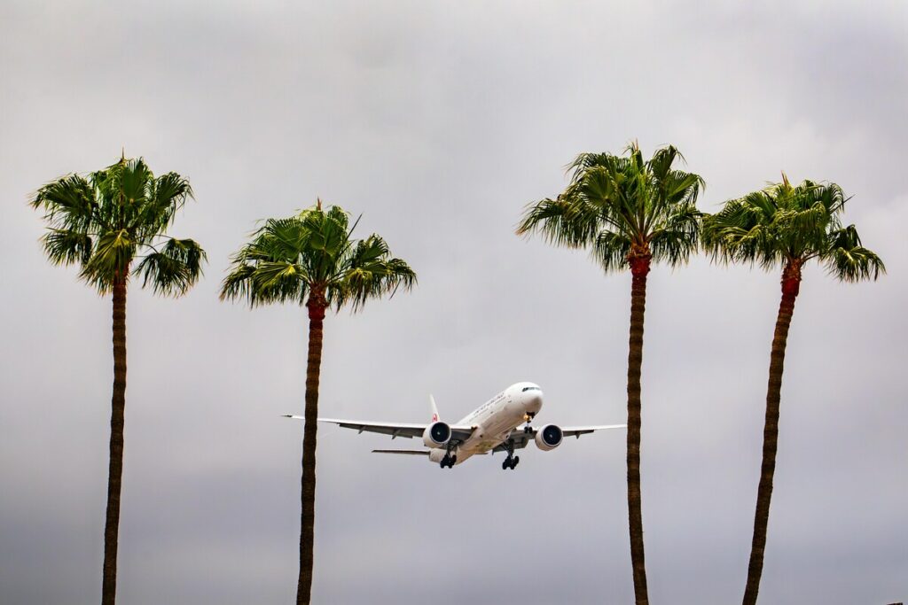 The Best Time to Book Flights for Every Season