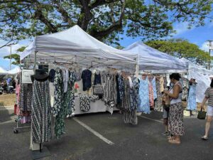 Clothing and jewellery stall at Kakaʻako Farmers Market in Honolulu.
