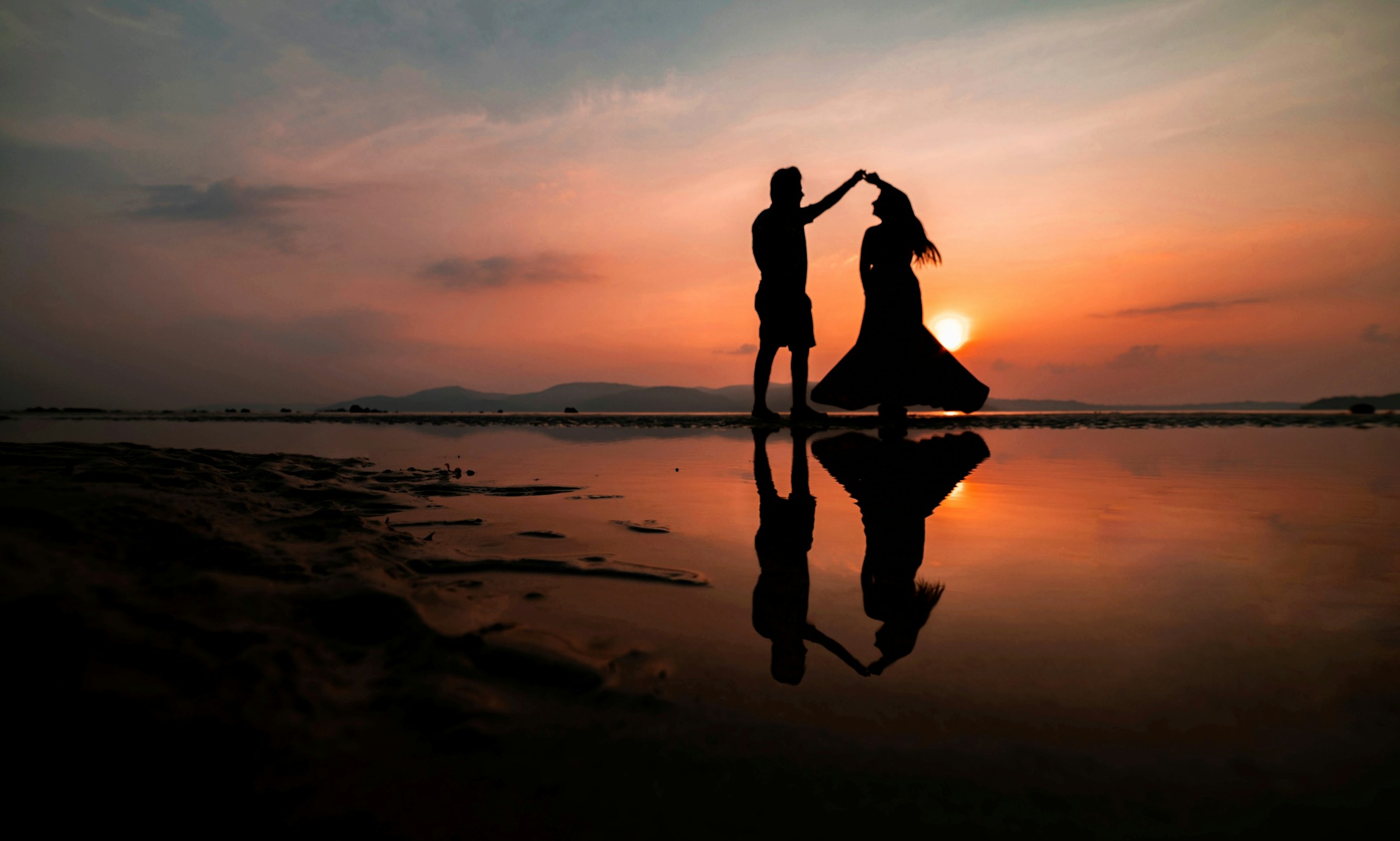 Honeymoon Lover Dancing